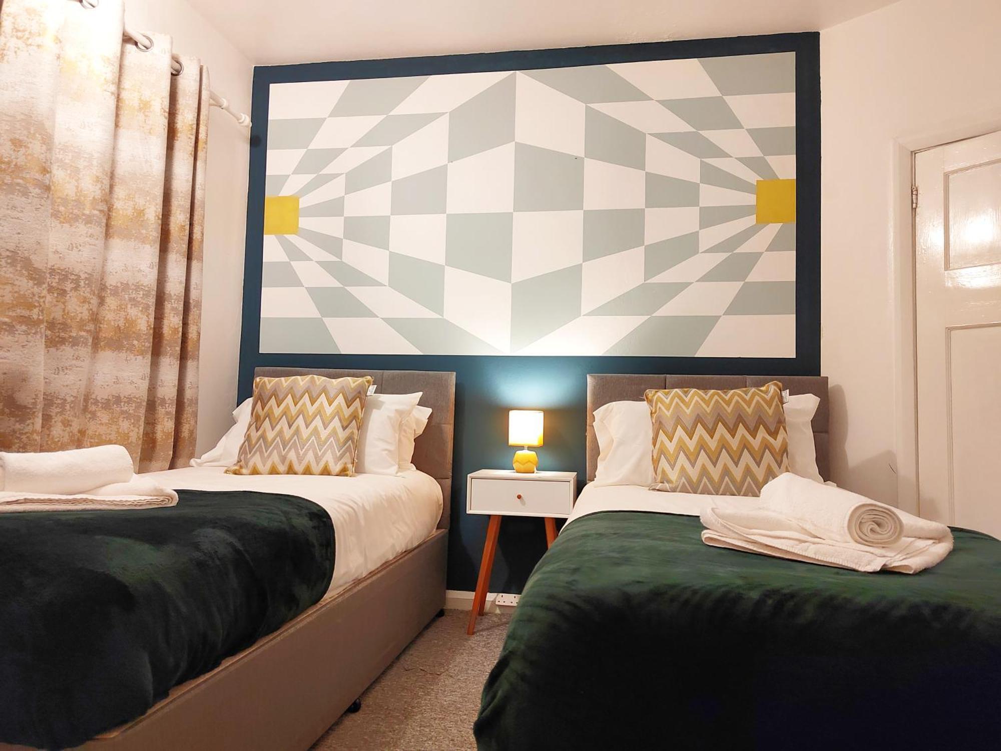 Epicsa - Corporate & Family Stay In 3 Bedroom House With Garden, Free Parking Кембридж Экстерьер фото
